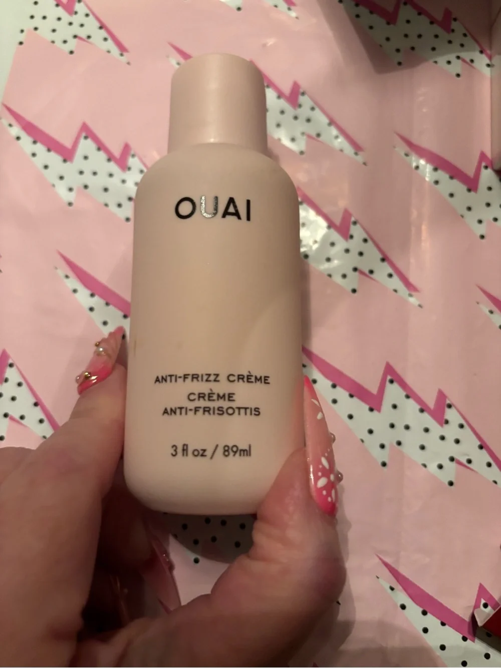 OUAI Anti-Frizz Crème — Pale Pink Bottle